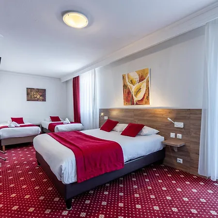 The Originals City, Hotel Du Faucigny, Cluses Ouest Scionzier Exterior photo